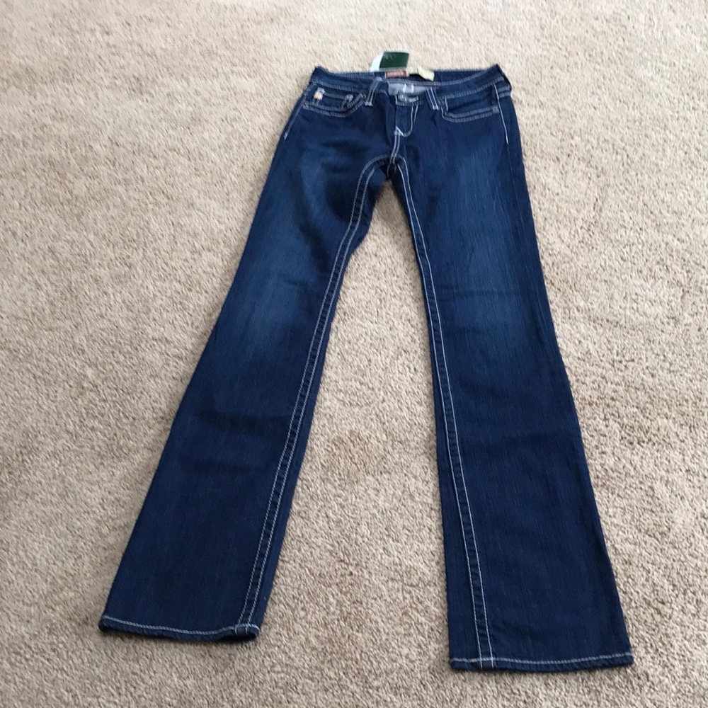 New! Big star SZ 25L rent low rise boot cut jeans with rhinestone back pockets.